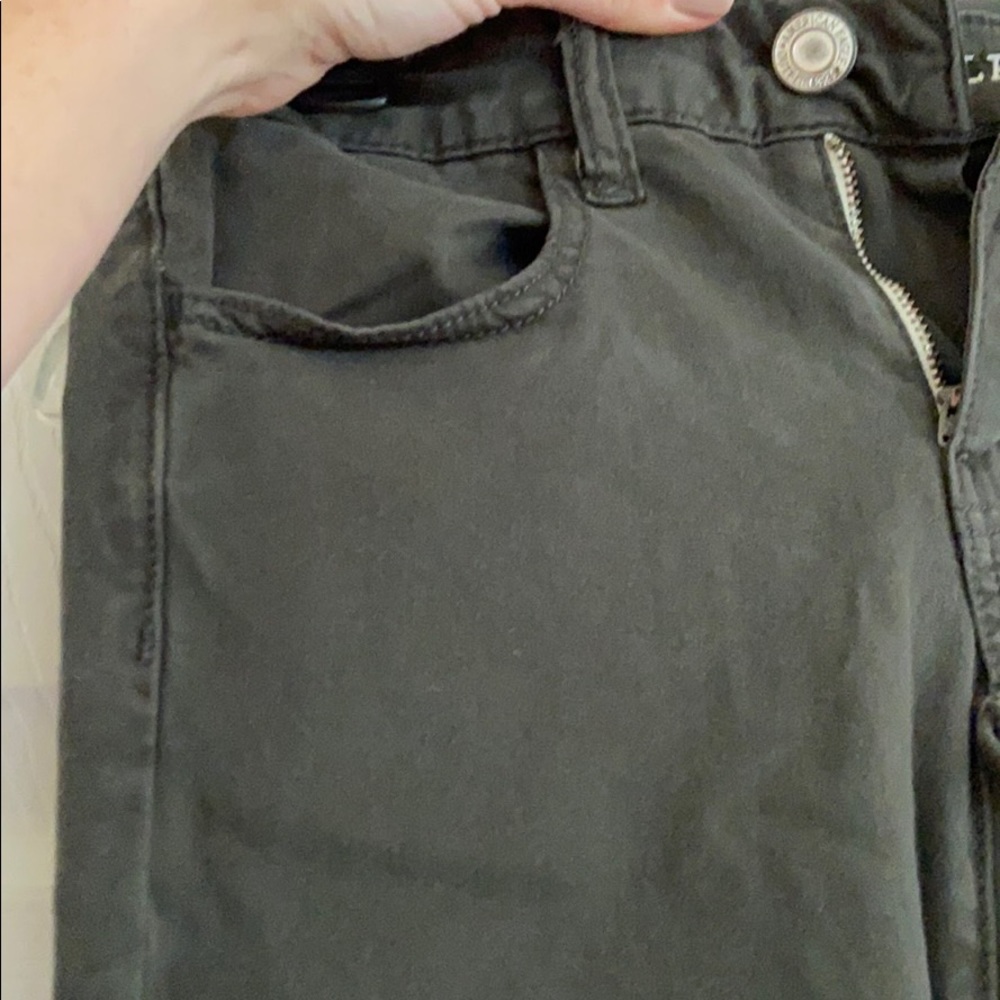 American Eagle Jeans - Picture 2 of 5